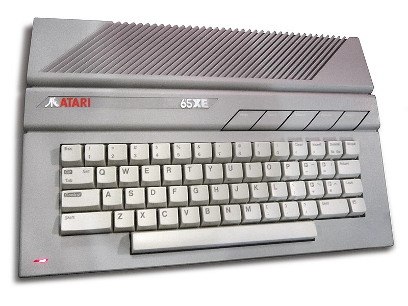 File:Atari 65XE computer at Play Expo 2013 (retouched cutout) (white bg).jpg